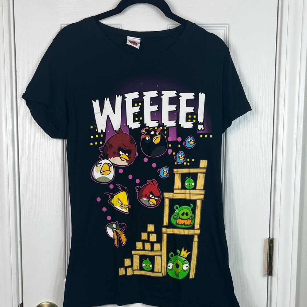 Angry Birds black short sleeved tee shirt size sm-med.
